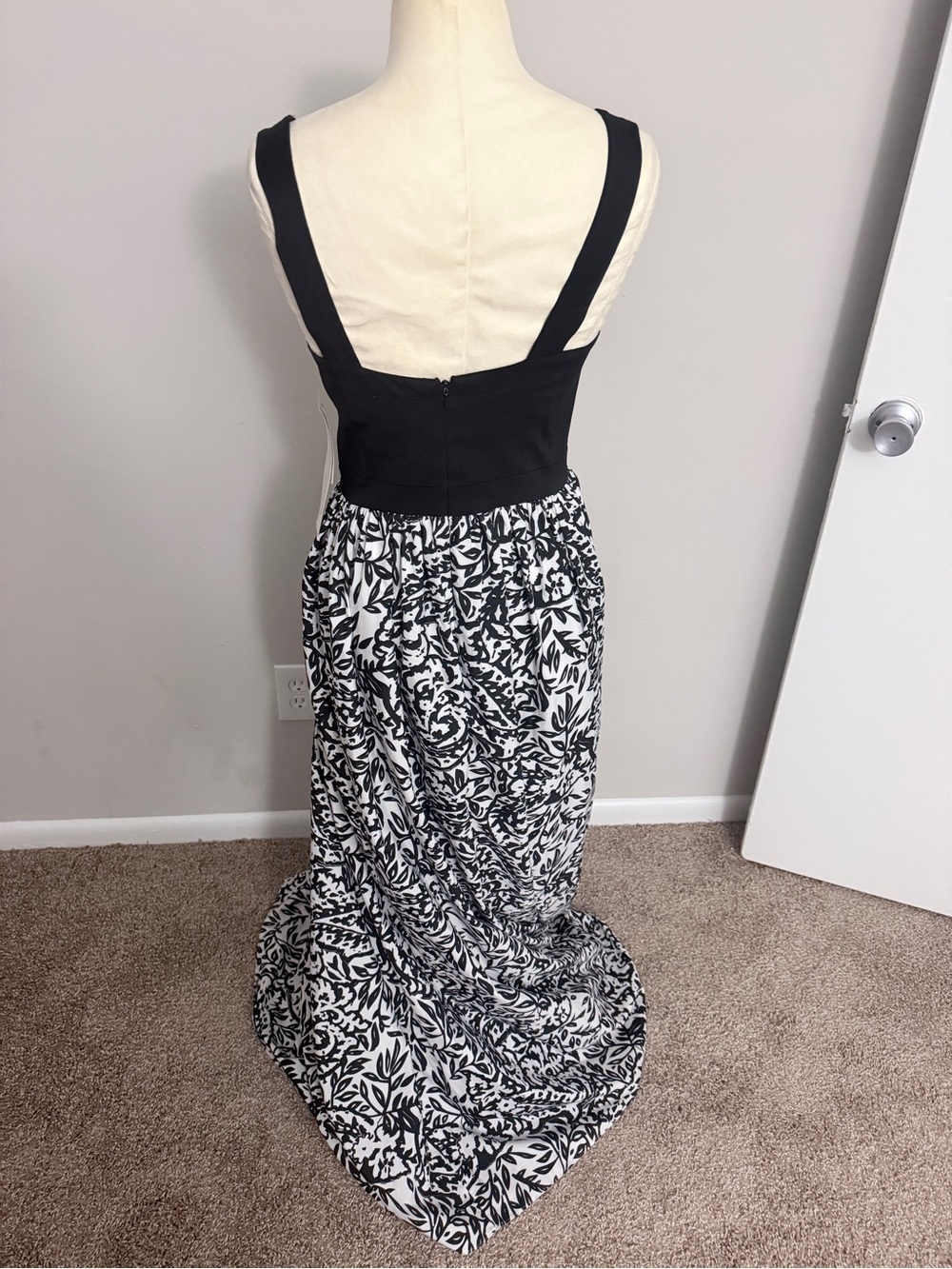 Aidan Mattox Black & White Formal Gown Size 6 NWT Elegant Sweetheart Maxi Dress - Picture 6 of 6